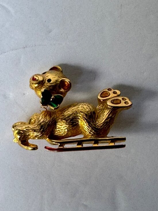Vero Jewelry - Vero Christmas Bear Brooch Gold Tone Enamel Sled Holiday Pin 1.75